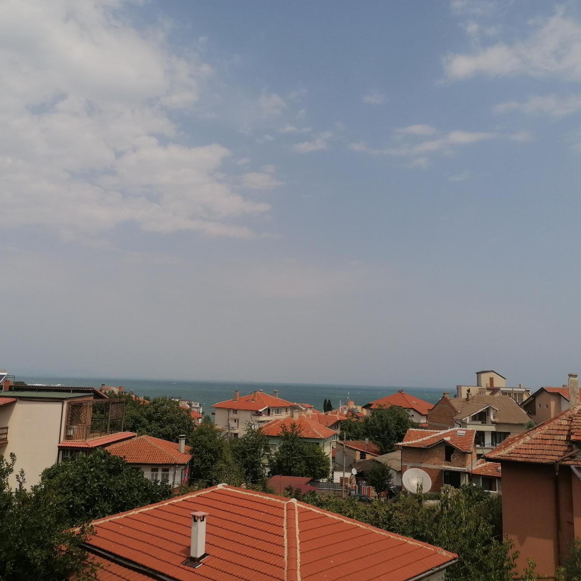 Apartments Dona Chernomorets Buitenkant foto