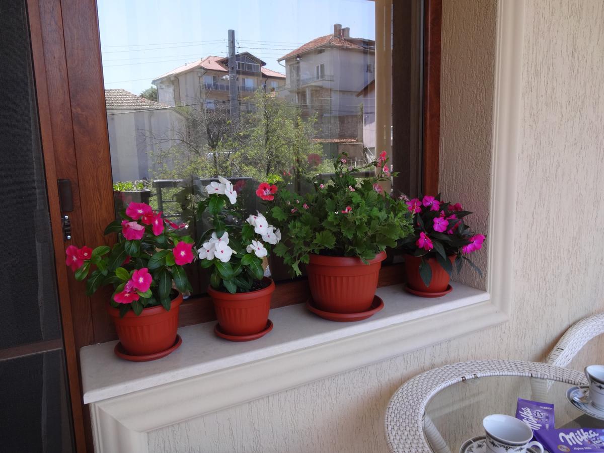 Apartments Dona Chernomorets Buitenkant foto